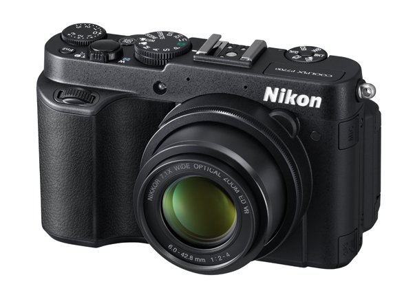 Nikon P7700